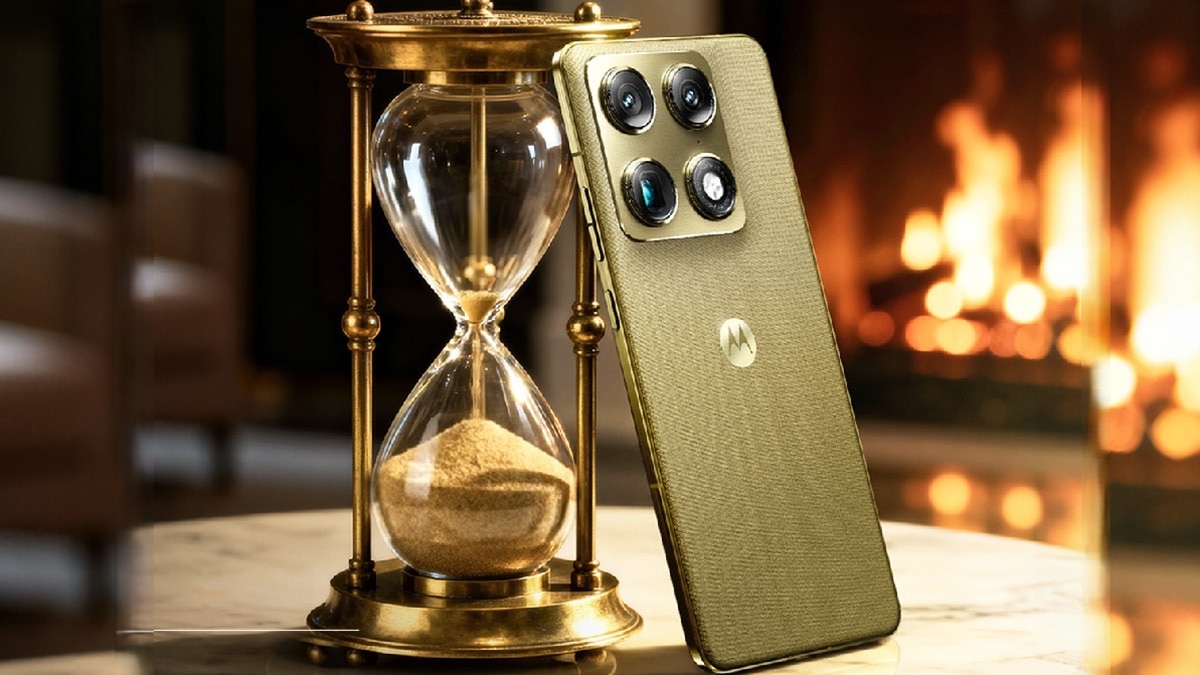 Motorola Signature में 50MP का फ्रंट और 50MP का ट्रिपल रियर कैमरा सेटअप मिलता है. (Photo: Motorola) 