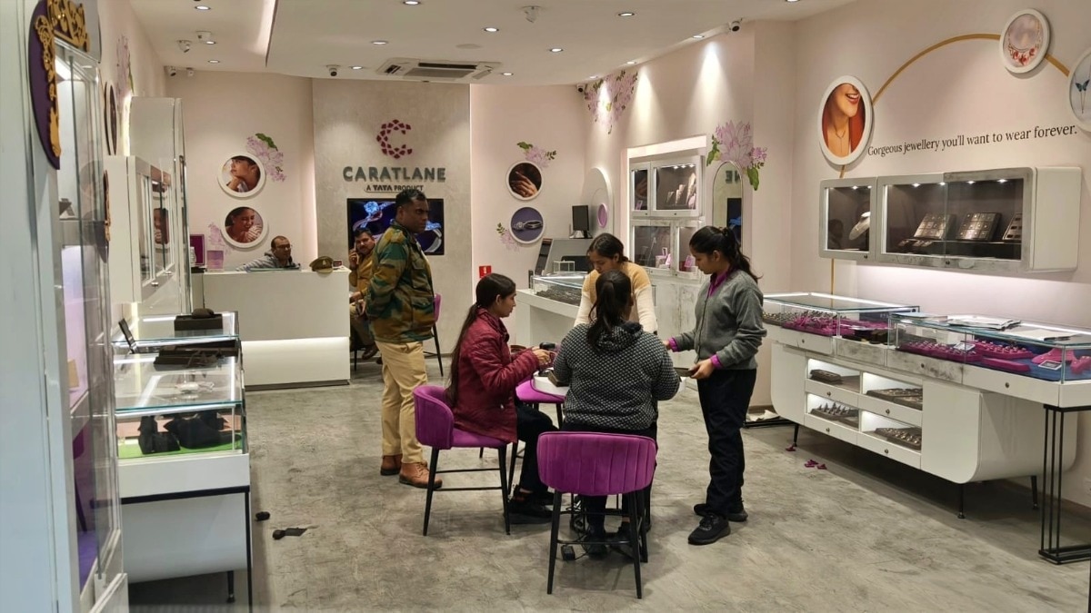 Police investigating after theft at showroom (Photo - ITG)