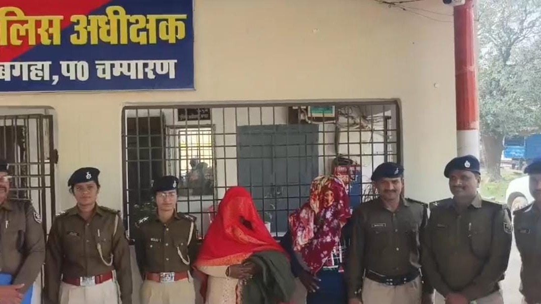 पुलिस की गिरफ्त में आरोपी. (Photo: Abhishek Pandey/ITG)