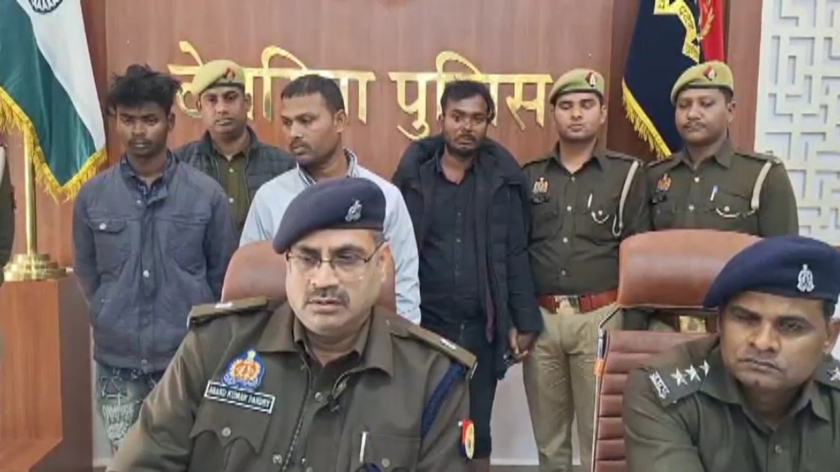 पुलिस गिरफ्त में आरोपी. (Photo: Screengrab)