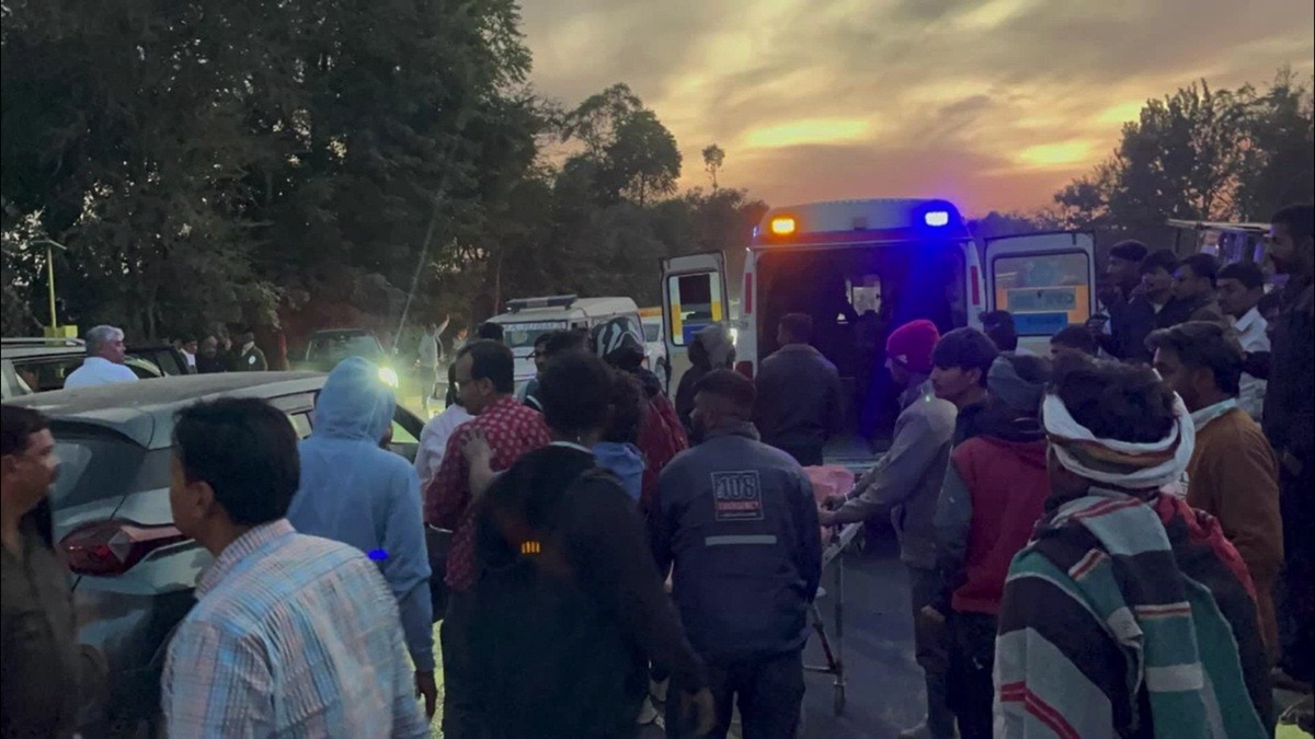 सड़क हादसे में 7 लोगों की मौत. (Photo: Screengrab)