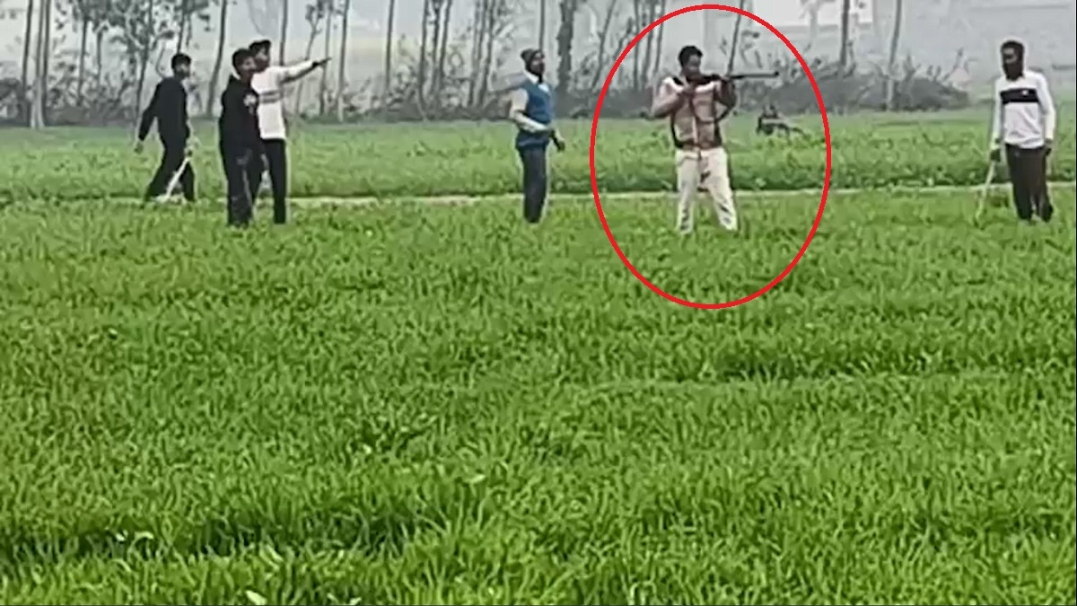 फायरिंग का वीडियो सोशल मीडिया पर वायरल है. (Photo: Screengrab)