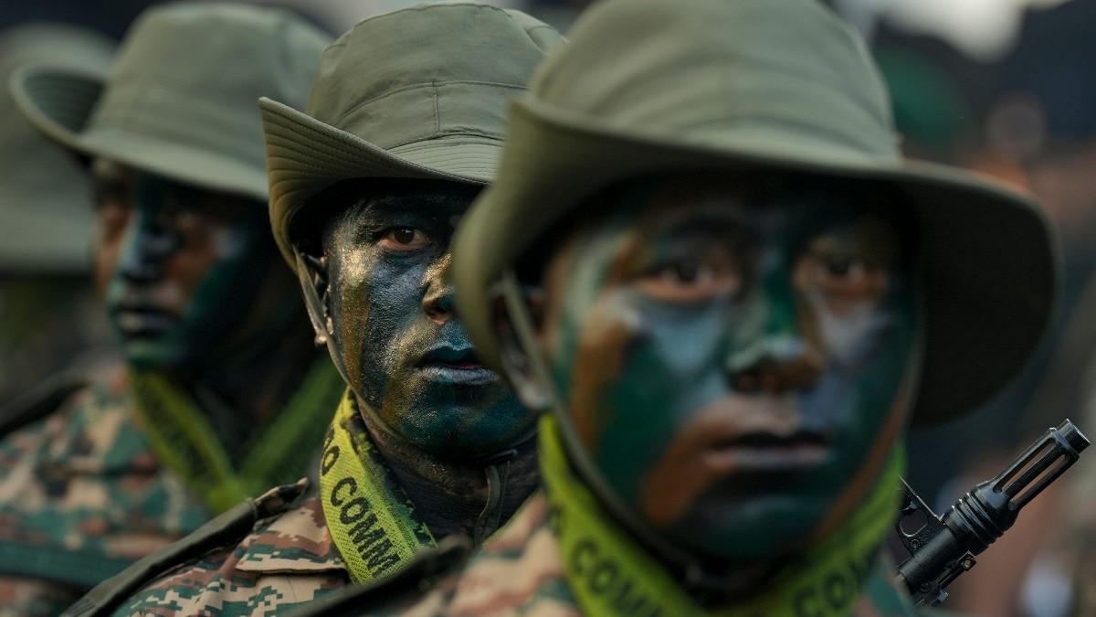 इस वजह से चेहरे को रंग लेते हैं भैरव बटालियन के जवान (Photo - PTI)