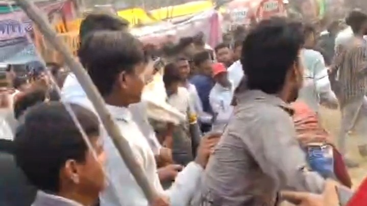 Fight between two groups of youths 