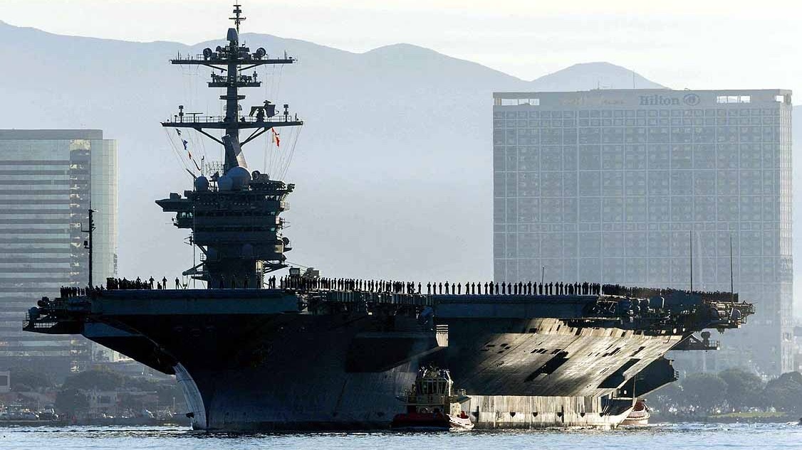 USS Abraham Lincoln विमानवाह युद्धपोत ईरान के पास पहुंच चुका है. (File Photo: Reuters)