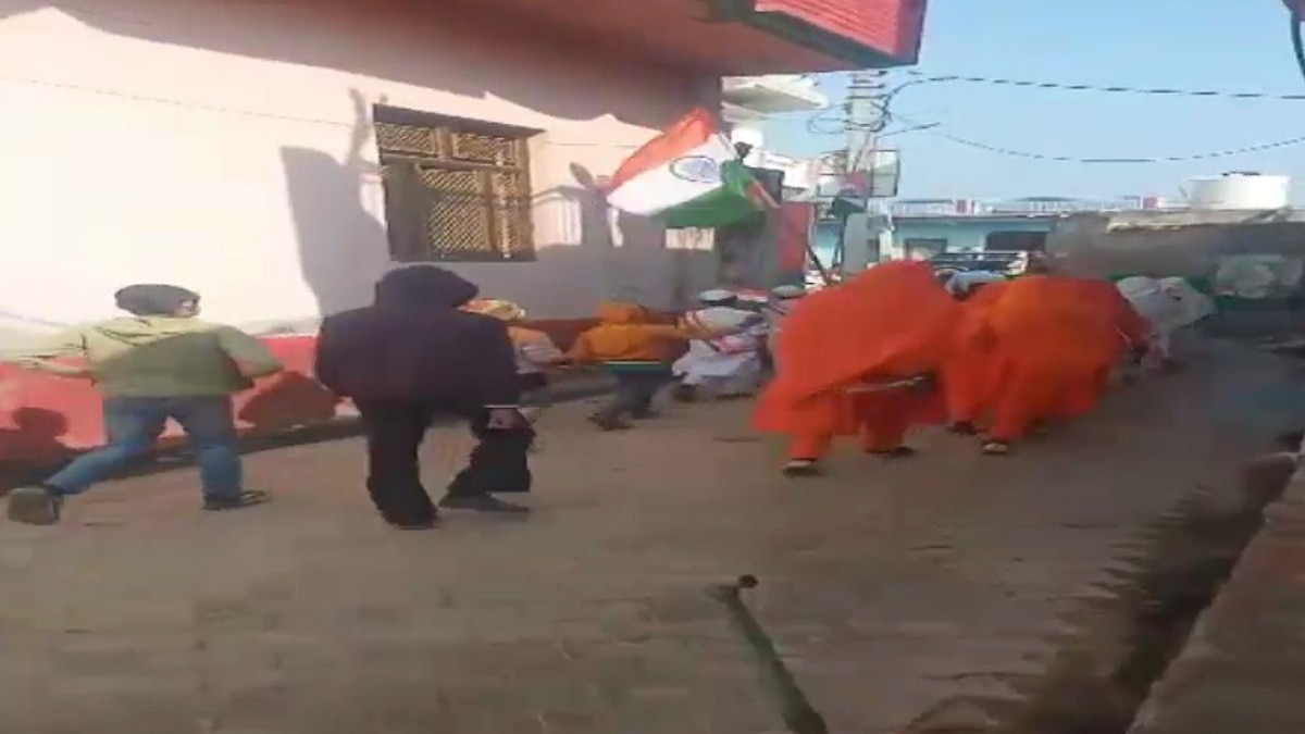 नाबालिग बच्चों से मजहबी नारे लगवाए गए हैं. (Photo: Screengrab)