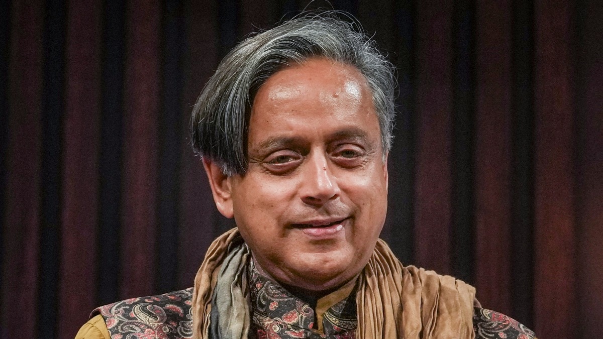 शशि थरूर ने कांग्रेस के भीतर उठे विवादों पर पहली बार खुलकर दी सफाई (Photo: PTI)