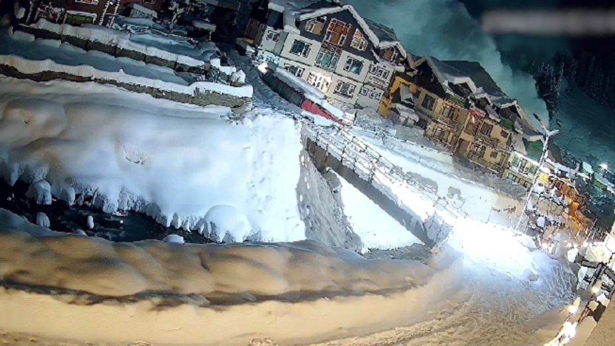 सोनमर्ग में एवलांच का वीडियो आया सामने. (Photo: Screengrab)