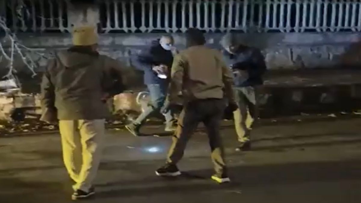 हाफ एनकाउंटर के बीच तीन बदमाश गिरफ्तार. (Photo: Screengrab)