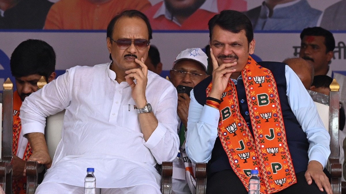 अजित पवार ने अचानक देवेंद्र फडणवीस के साथ मिलकर सरकार बनाई थी. (Photo- India Today)