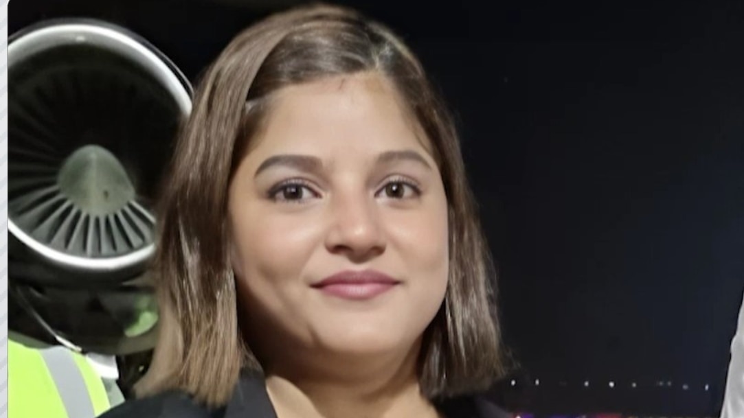 अजित पवार की फ्लाइट की अटेंडेंट पिंकी माली को मॉडलिंग और एविएशन सेक्टर दोनों पसंद था. Photo ITG