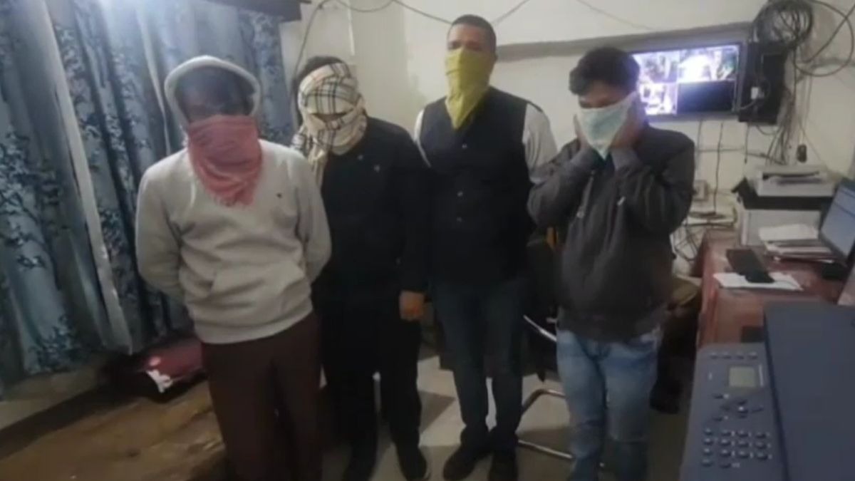 पुलिस आरोपियों से पूछताछ में जुटी. (Photo: Screengrab)