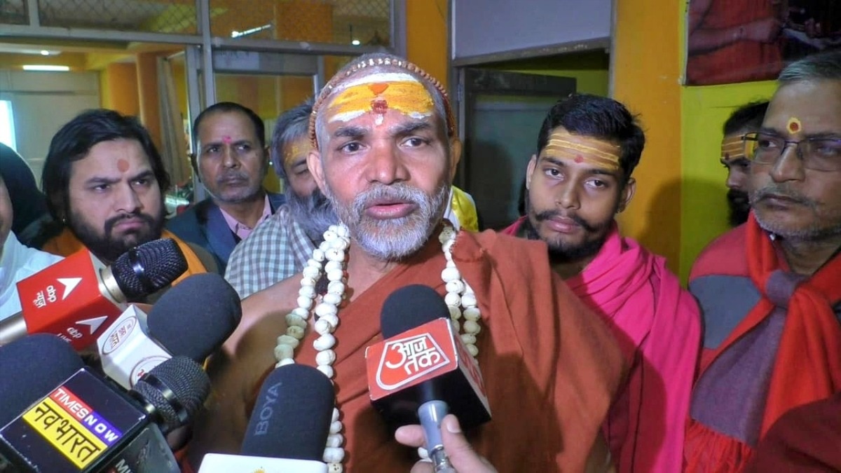 काशी पहुंचे स्वामी अविमुक्तेश्वरानंद (Photo- ITG)