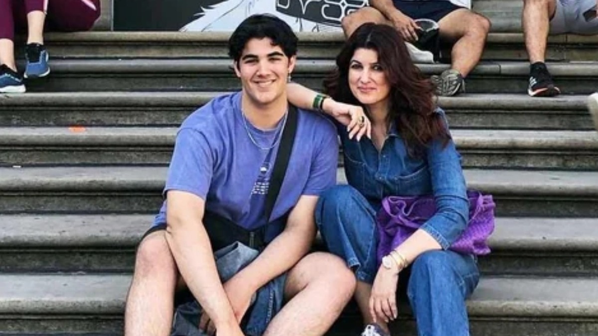 Twinkle khanna with son aarav 