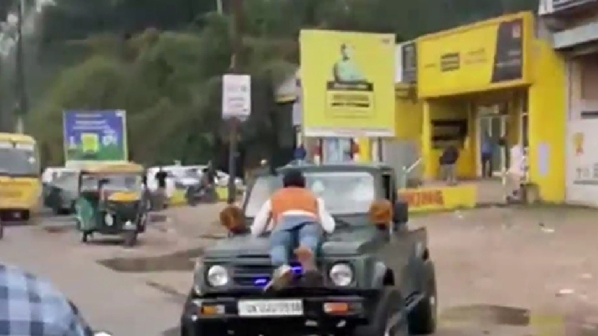 जीप वाले ने ई-रिक्शा को मारी टक्कर (Photo: itg)