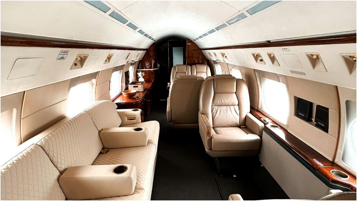 starbucks-approves-unlimited-private-jet-use-for-ceo