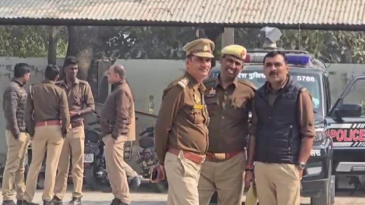 कौशाम्बी में प्रेमी के साथ भाग गई 3 बच्चों की मां (Photo: itg)