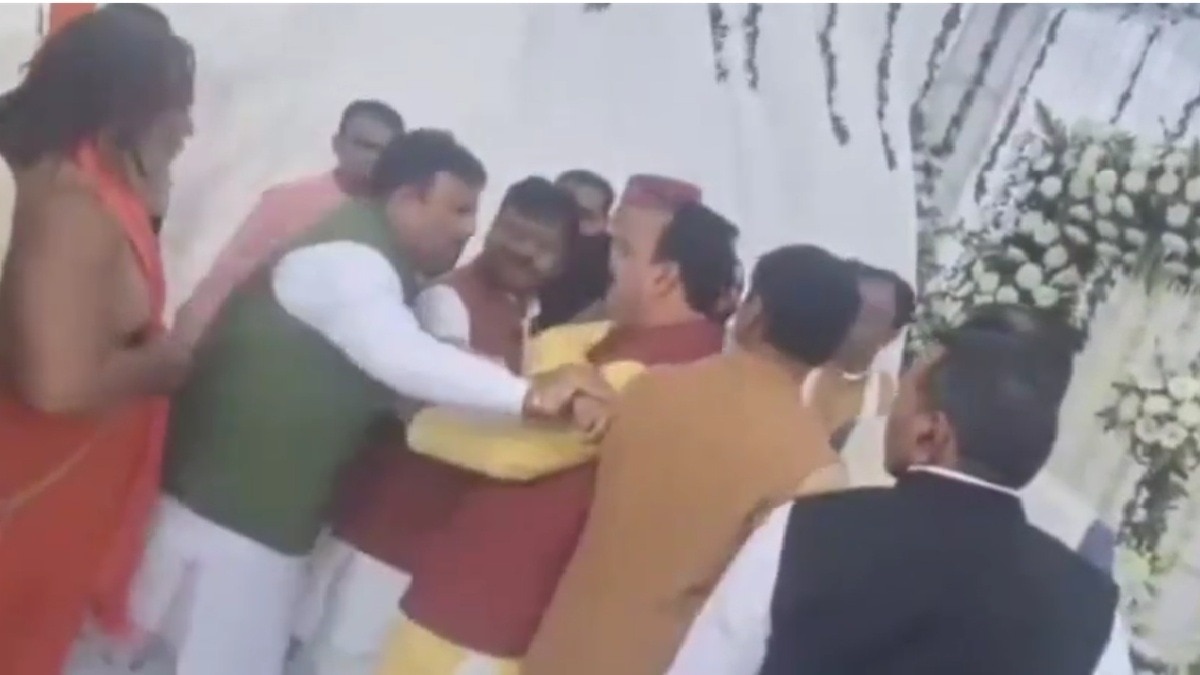 CLASH BETWEEN BJP WORKERS INFRONT OF deputy cm keshav prasad maurya