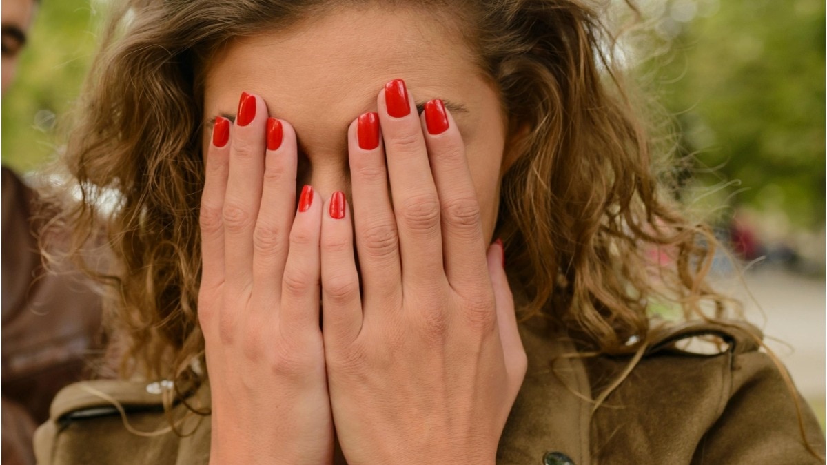 Wife apologizes to cheating husband China