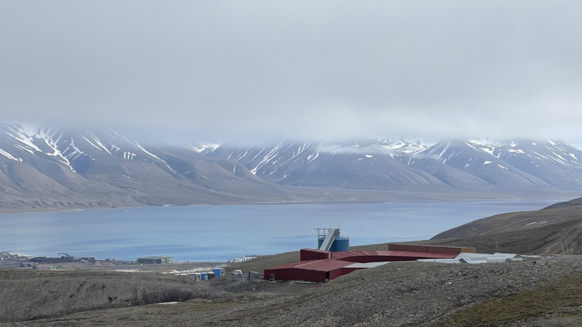 Doomsday vault arctic world