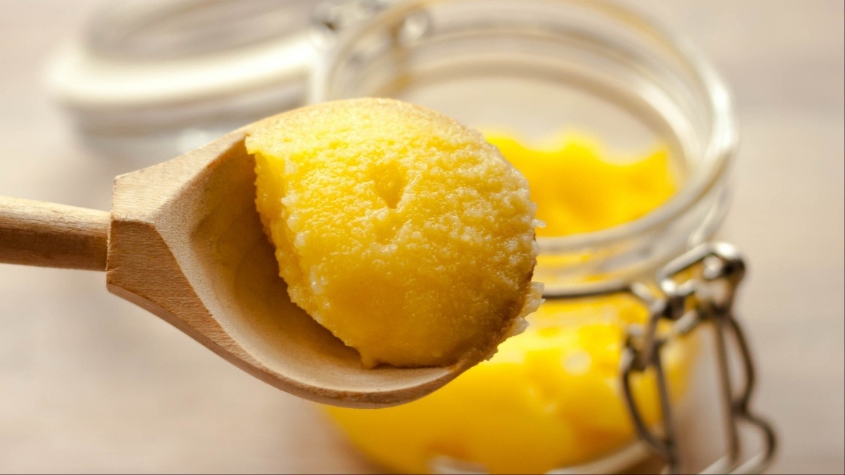 सुबह खाली पेट 1 चम्मच घी खाने के फायदे (Photo- Getty Image)