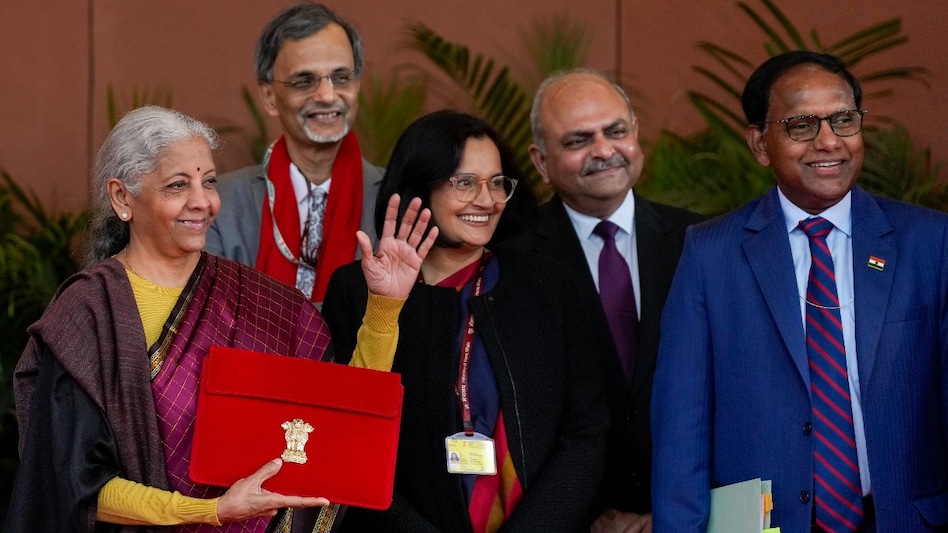 हर जिले में एक गर्ल्स हॉस्टल बनाया जाएगा... डिज़ाइन से लेकर STEM तक बड़ा प्लान: निर्मला सीतारमण - union budget 2026 finance minister girl hostel in every district stem nirmala ...