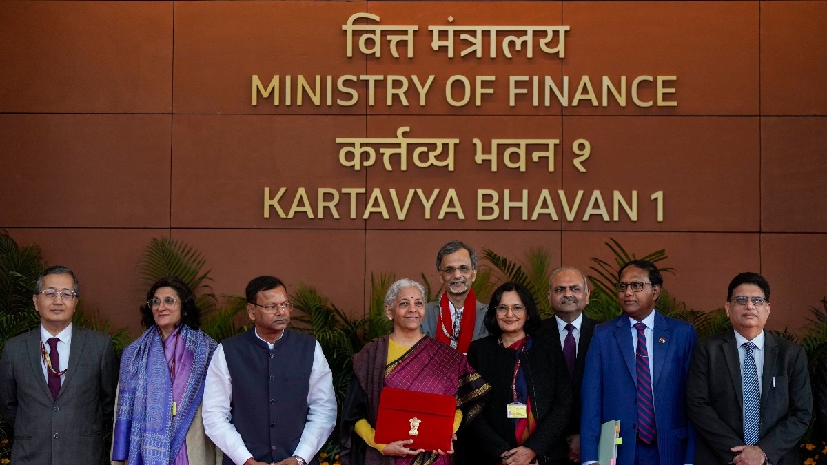 वित्त मंत्री निर्मला सीतारमण 9वीं बार बजट पेश कर रही हैं. ( Photo: PTI)