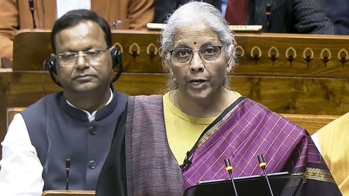 संसद में अपनी 9वां बजट पेश करती वित्त मंत्री निर्मला सीतारमण. (Photo: PTI)
