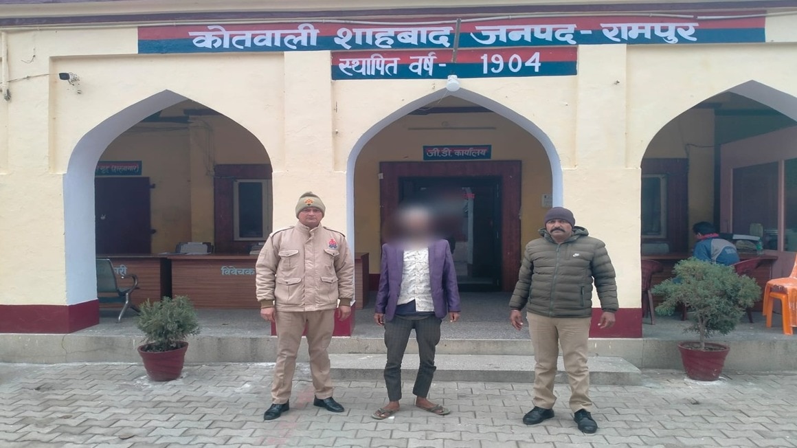 पुलिस गिरफ्त में आरोपी युवक. (Photo: Aamir Khan/ITG)