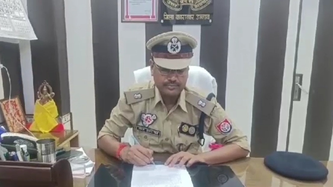 उन्नाव जिला जेल अधीक्षक पंकज कुमार सिंह जिनसे की गई ठगी. (Photo: Screengrab)