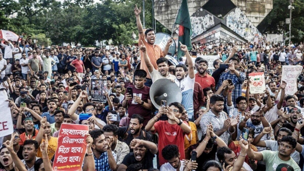 जमात-ए-इस्लामी के मुखिया के बयान पर छात्रों का हल्लाबोल