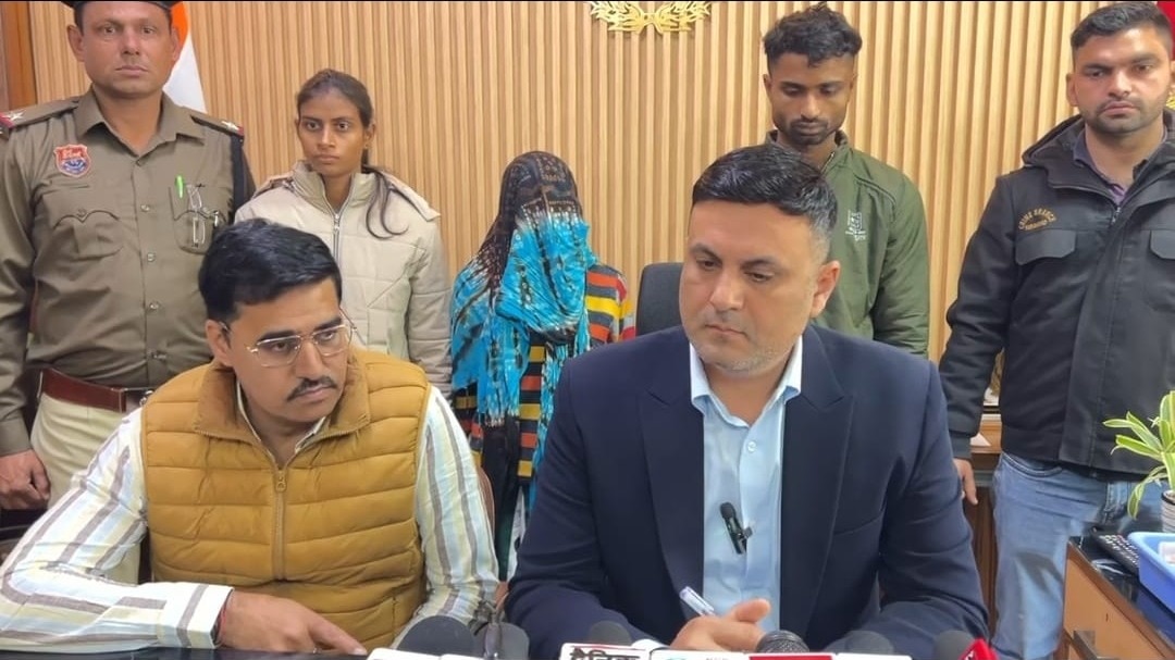  Woman, lover murder her husband