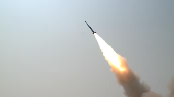 The Solid Fuel Ducted Ramjet (SFDR) technology being tested.