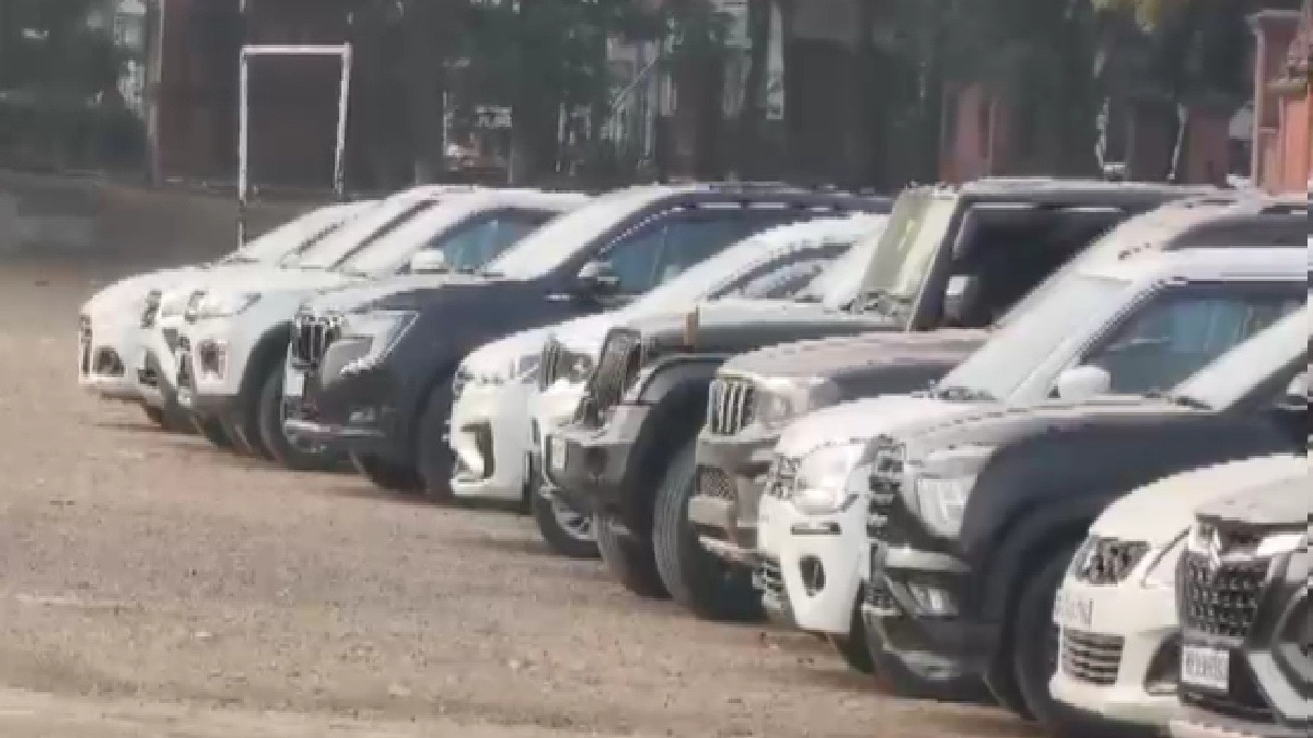 ठग ने झूठ बोलकर गिरवी रख दी 39 लग्जरी कारें (Photo: itg)