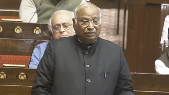 खड़गे ने राज्यपाल के कामकाज पर भी उठाए सवाल (Photo: ITG)