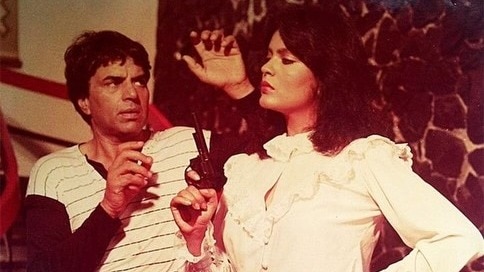 Zeenat Aman recalls aggressive romance scene with Dharmendra