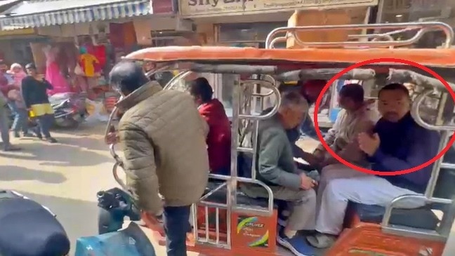 Nishant Kumar was spotted traveling around Vrindavan in an e-rickshaw (Photo - Screengrab)
