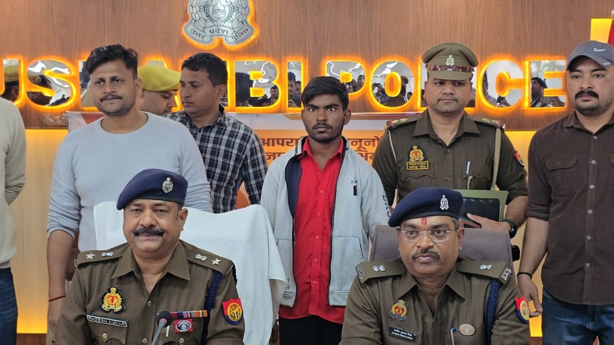 पुलिस की गिरफ्त में आरोपी.(Photo: Akhilesh Kumar/ITG)