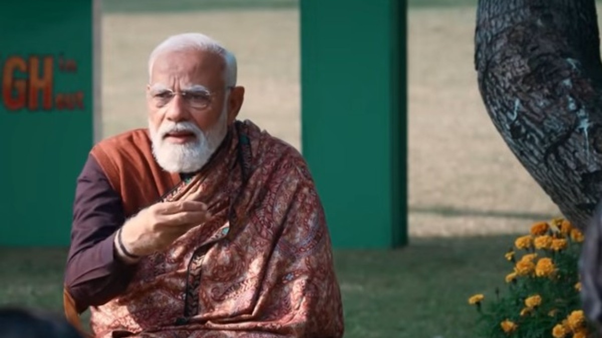  पीएम मोदी ने कहा जीवन में पढ़ाई, शौक और आनंद इन तीनों का संतुलन बेहद जरूरी है (Photo:Doordarshan)