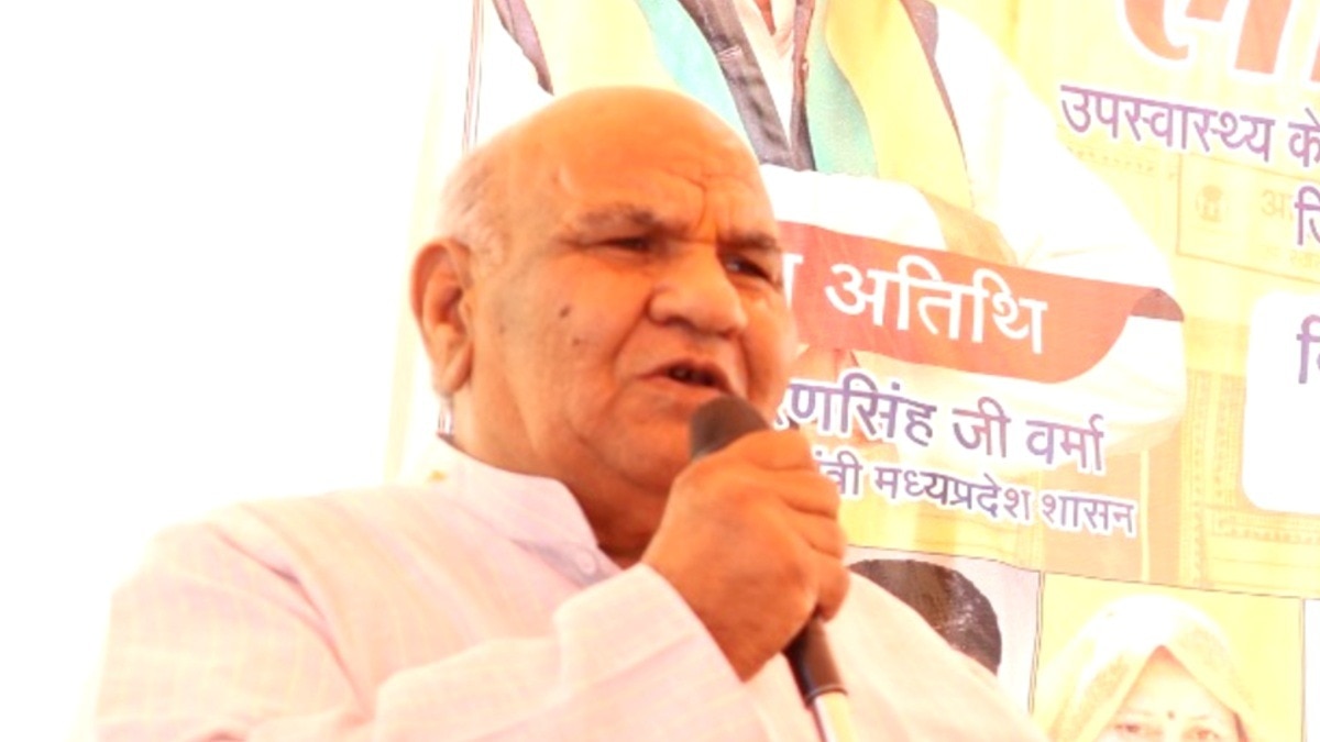 सीहोर में मंत्री ने महिलाओं की कम भीड़ देख खोया आपा.(Photo:ITG)