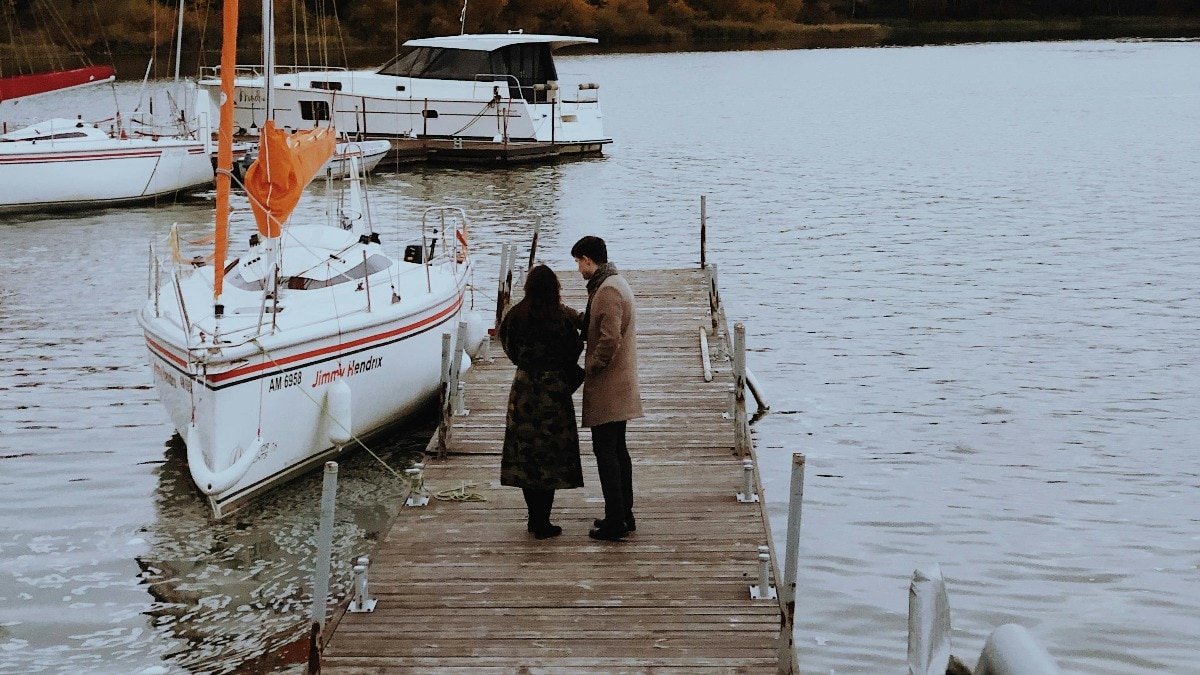 रईस शख्स की गर्लफ्रेंड बनने के लिए हर महीने मिलती थी सैलरी (Representational Photo - Pexels)