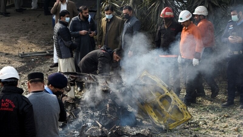31 people died in a suicide blast during Friday prayers at a Shia mosque in Islamabad