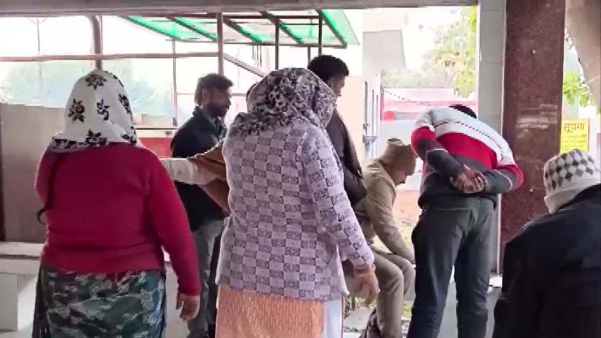 मथुरा में सड़क हादसे में छह लोगों की मौत. (Photo: Screengrab)