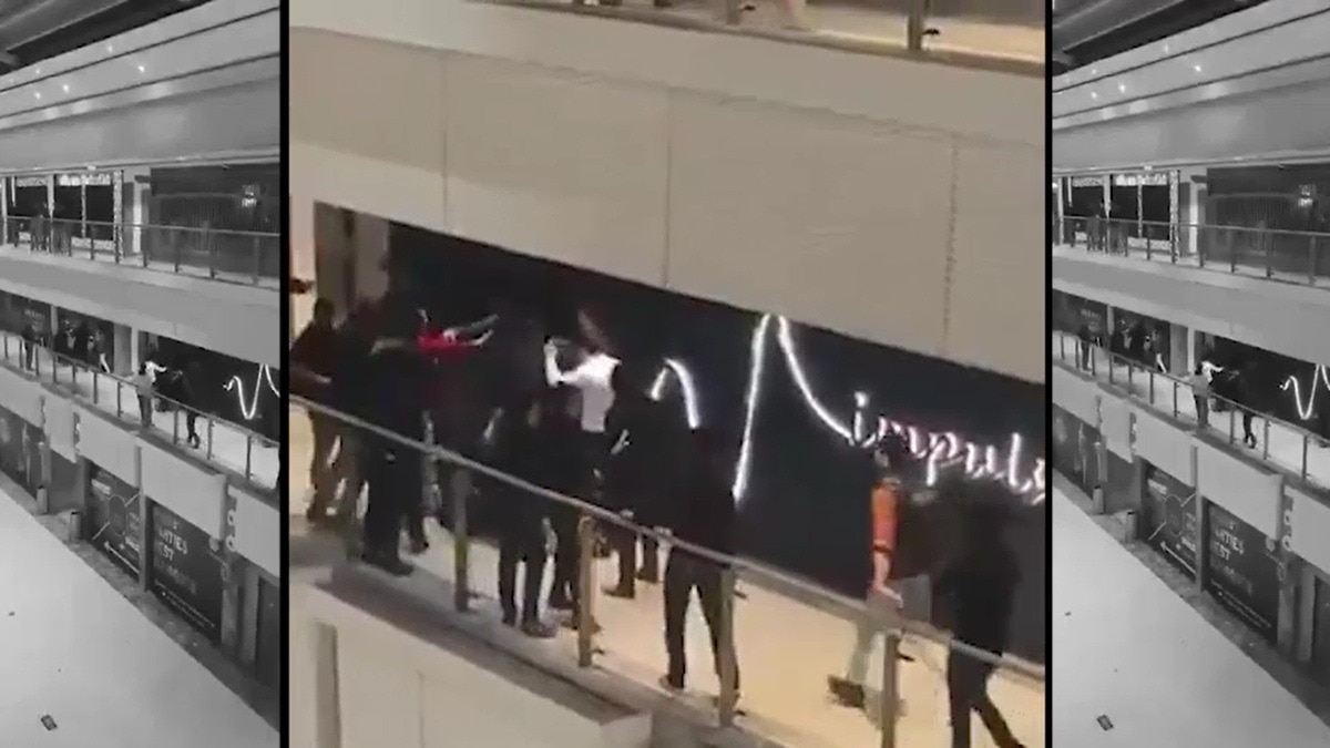 युवक से मारपीट करते बाउंसर. युवक से मारपीट करते बाउंसर. (Photo: Screengrab)