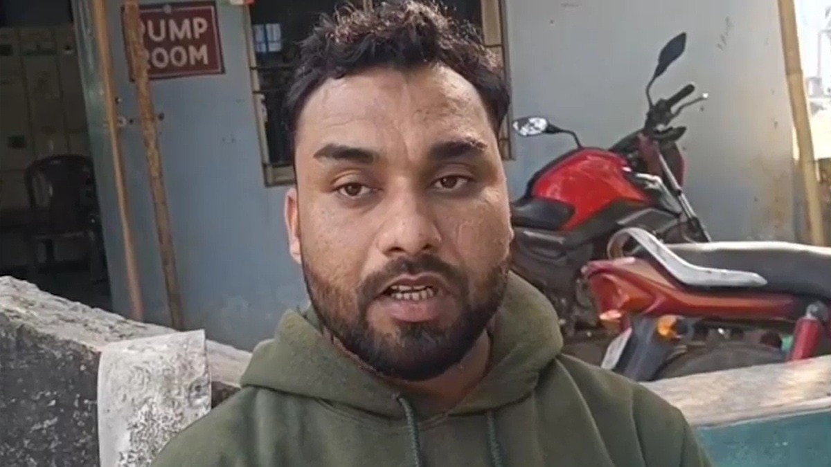  मोहम्मद यासीन, जो अपनी पत्नी और बेटी को छोड़कर SIR सुनवाई के लिए चले गए. (Photo: Screengrab)