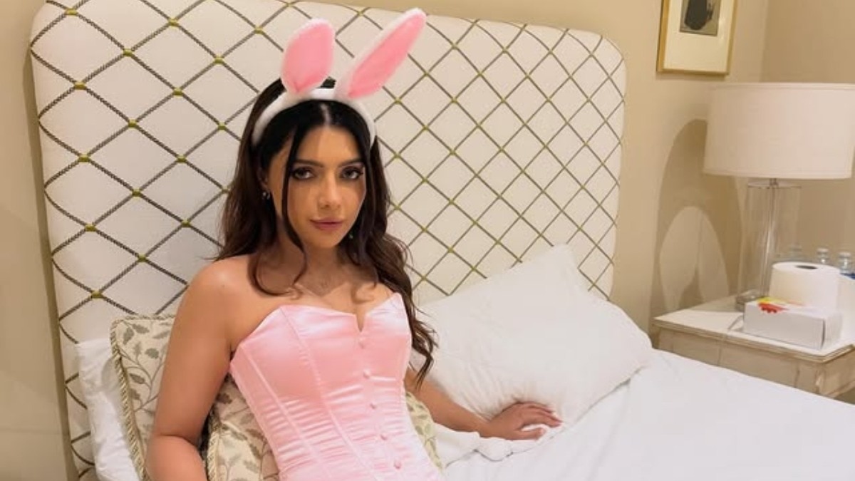 mastii 4 actress ruhi singh chat leak