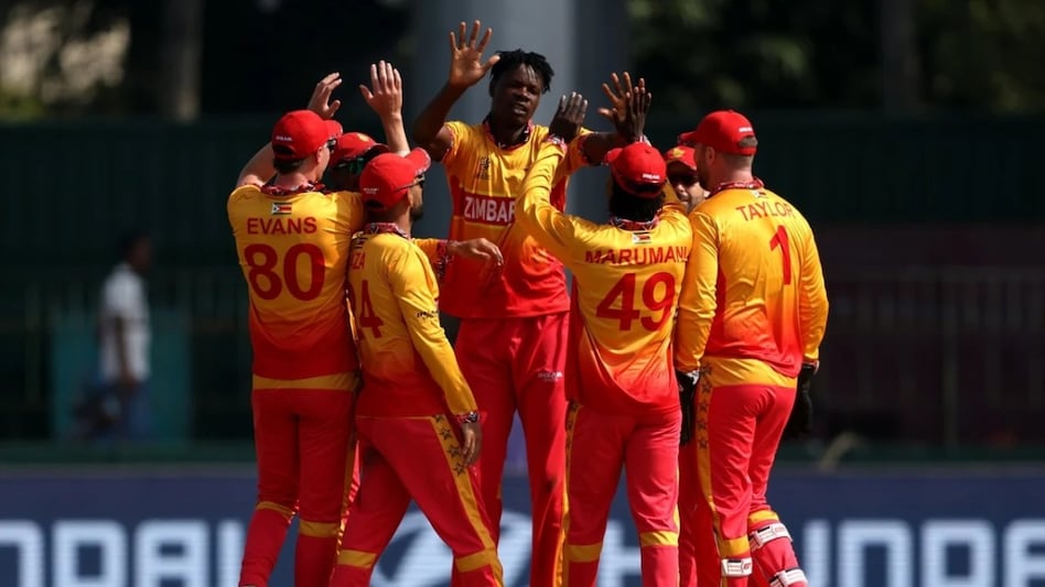 Zimbabwe vs Oman, T20 World Cup Highlights: जिम्बाब्वे ने बल्ले और गेंद से किया कमाल, ओमान को 8 विकेट से रौंदा - zimbabwe vs oman live score t20 world cup zim oma