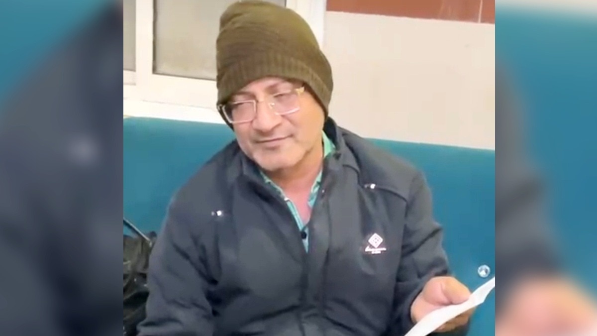 शराब पीकर ड्यूटी करने पहुंचे डॉक्टर.(Photo:ITG)