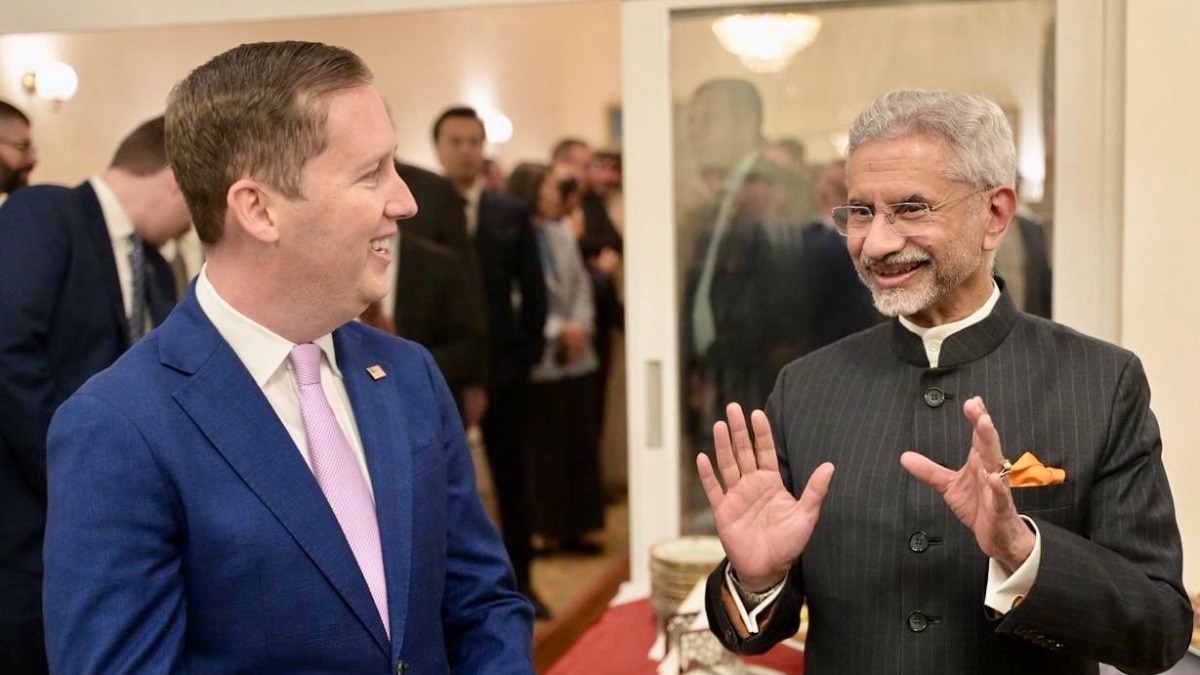 सर्जियो गोर की पार्टी में 75 से ज्यादा देशों के राजदूत शामिल हुए.