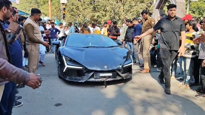 Police action in Kanpur Lamborghini accident case (Photo- Screengrab)